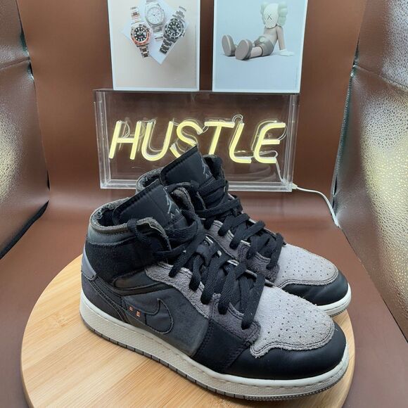 Jordan 1 Mid (GS) Craft Inside Out Black Sz 6.5Y - Picture 1 of 10